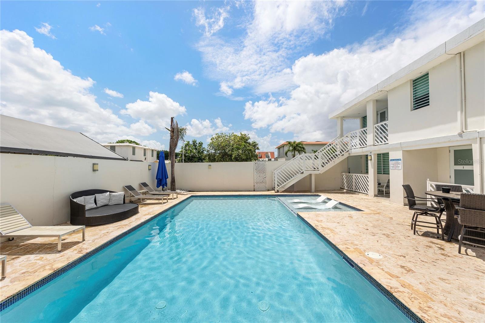 R1491 PASEO DULCEMAR LEVITTOWN LAKES