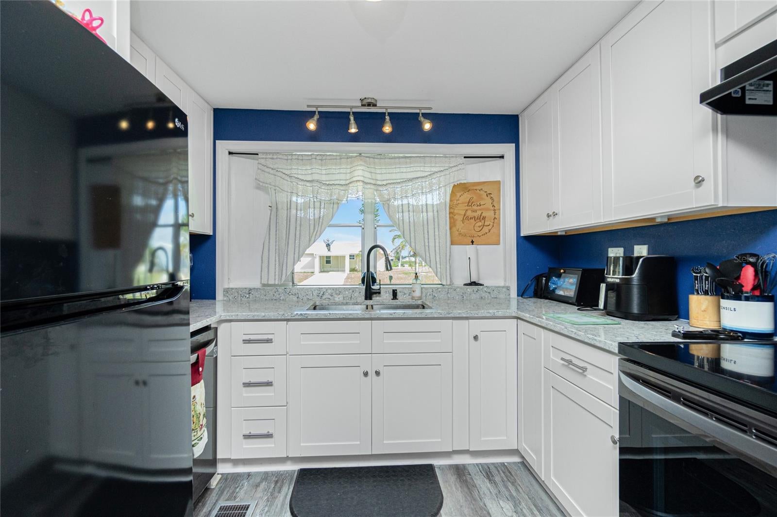 1520 BLUE HERON DRIVE
