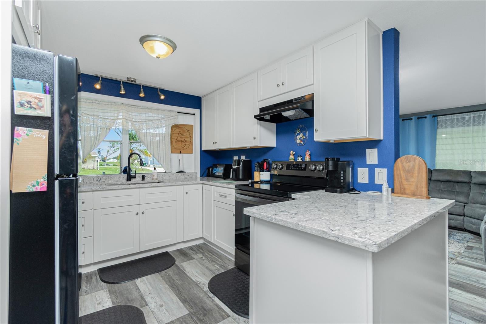 1520 BLUE HERON DRIVE