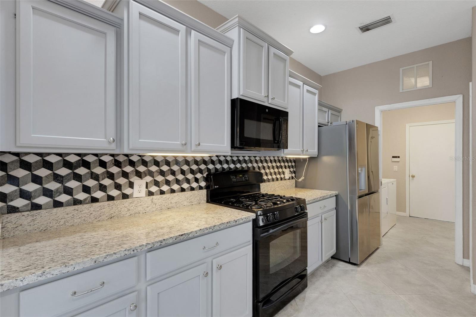 RIVER PLACE - Residential