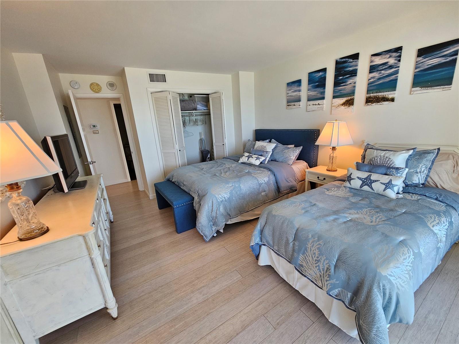 ISLANDER CLUB OF LONGBOAT - Residential