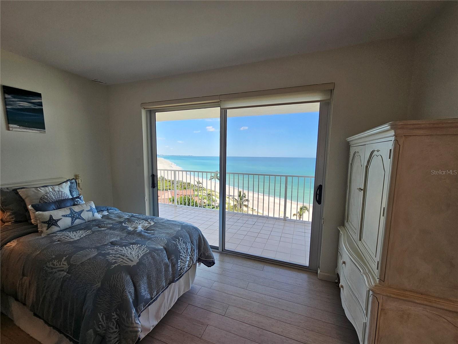 ISLANDER CLUB OF LONGBOAT - Residential