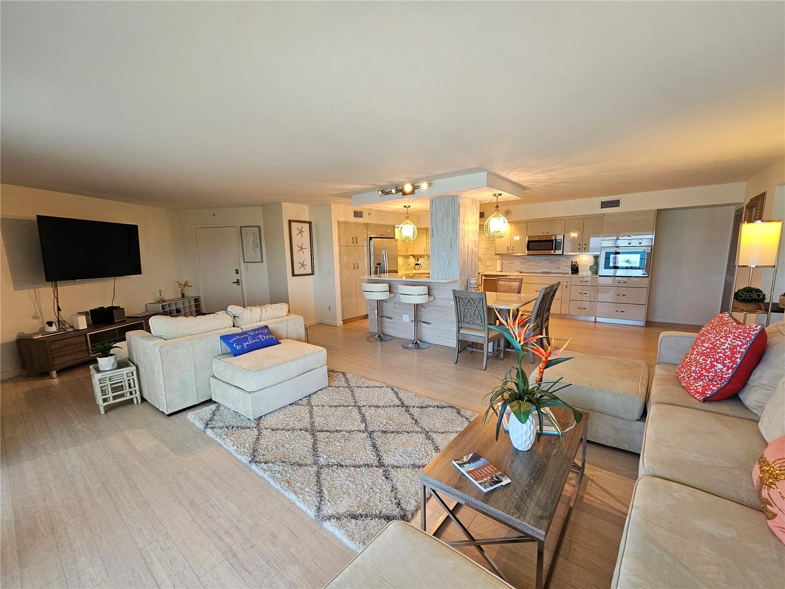 ISLANDER CLUB OF LONGBOAT - Residential