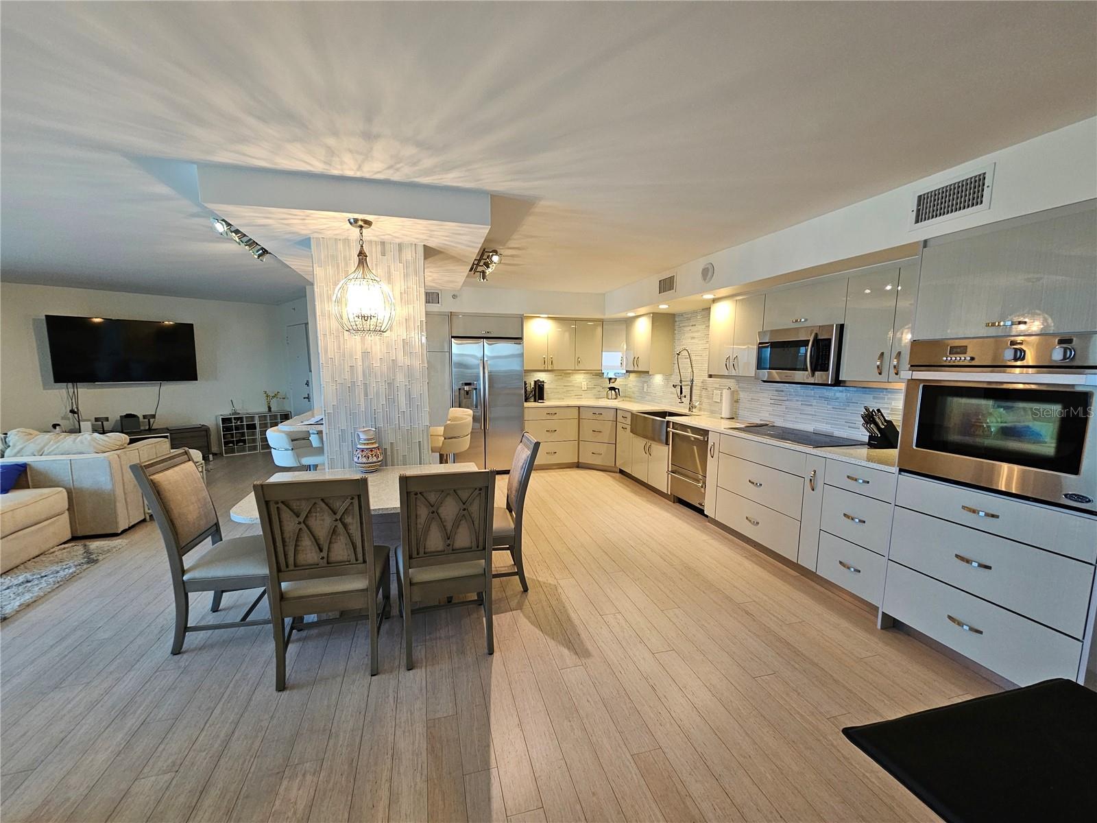 ISLANDER CLUB OF LONGBOAT - Residential