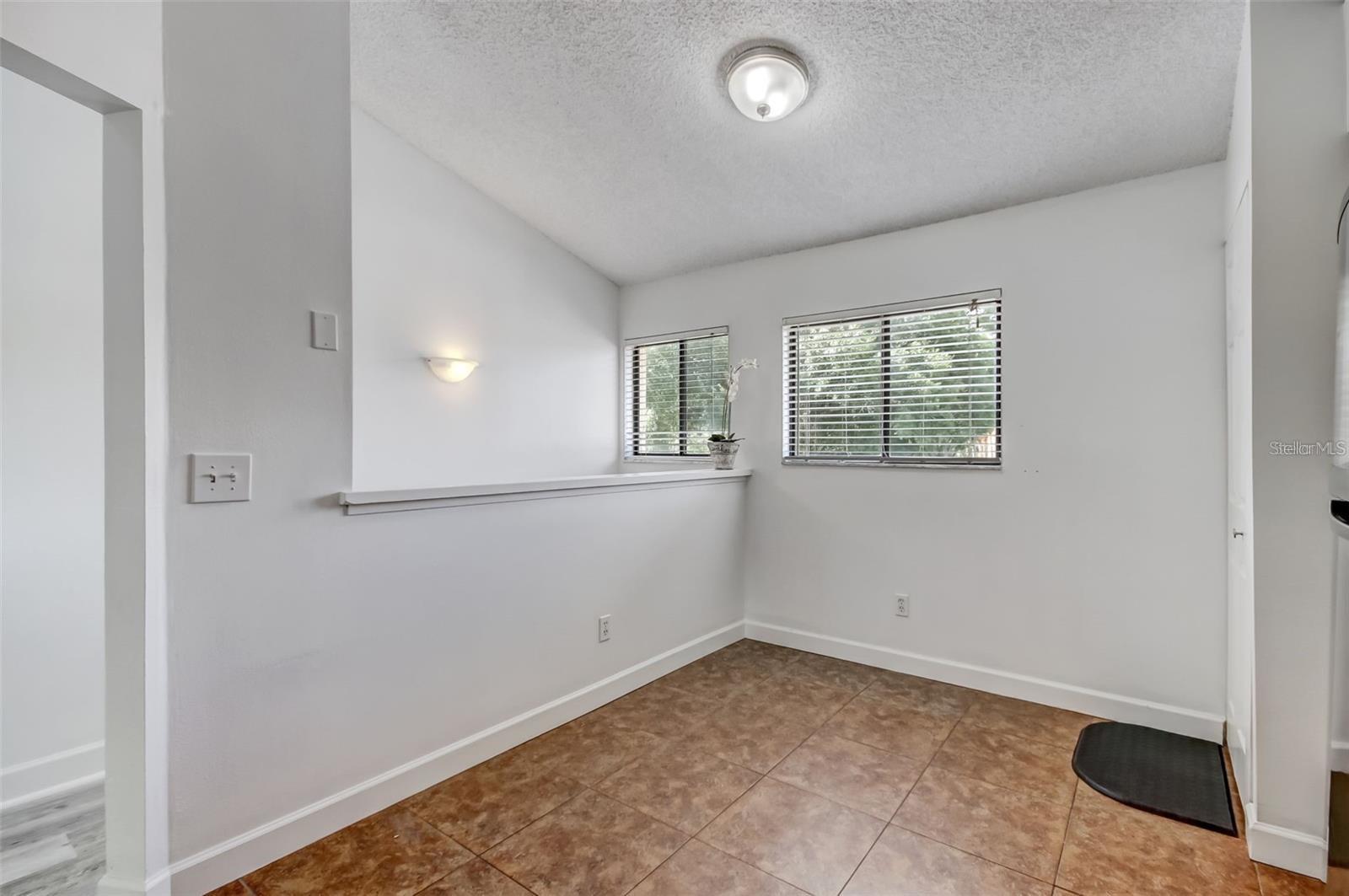 FOUNTAINS CONDO - Residential Lease