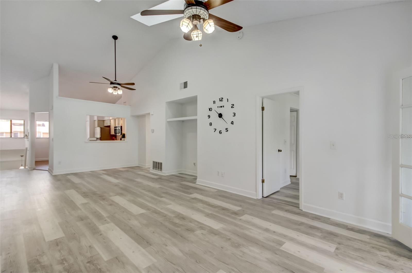 FOUNTAINS CONDO - Residential Lease