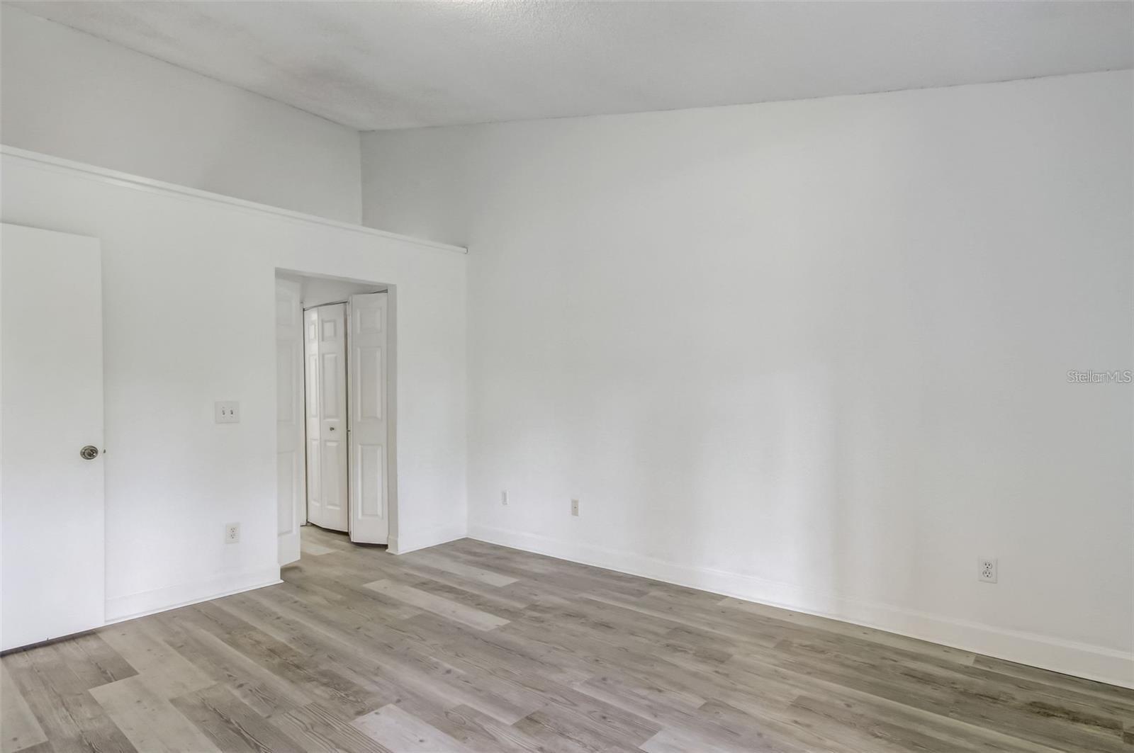 FOUNTAINS CONDO - Residential Lease