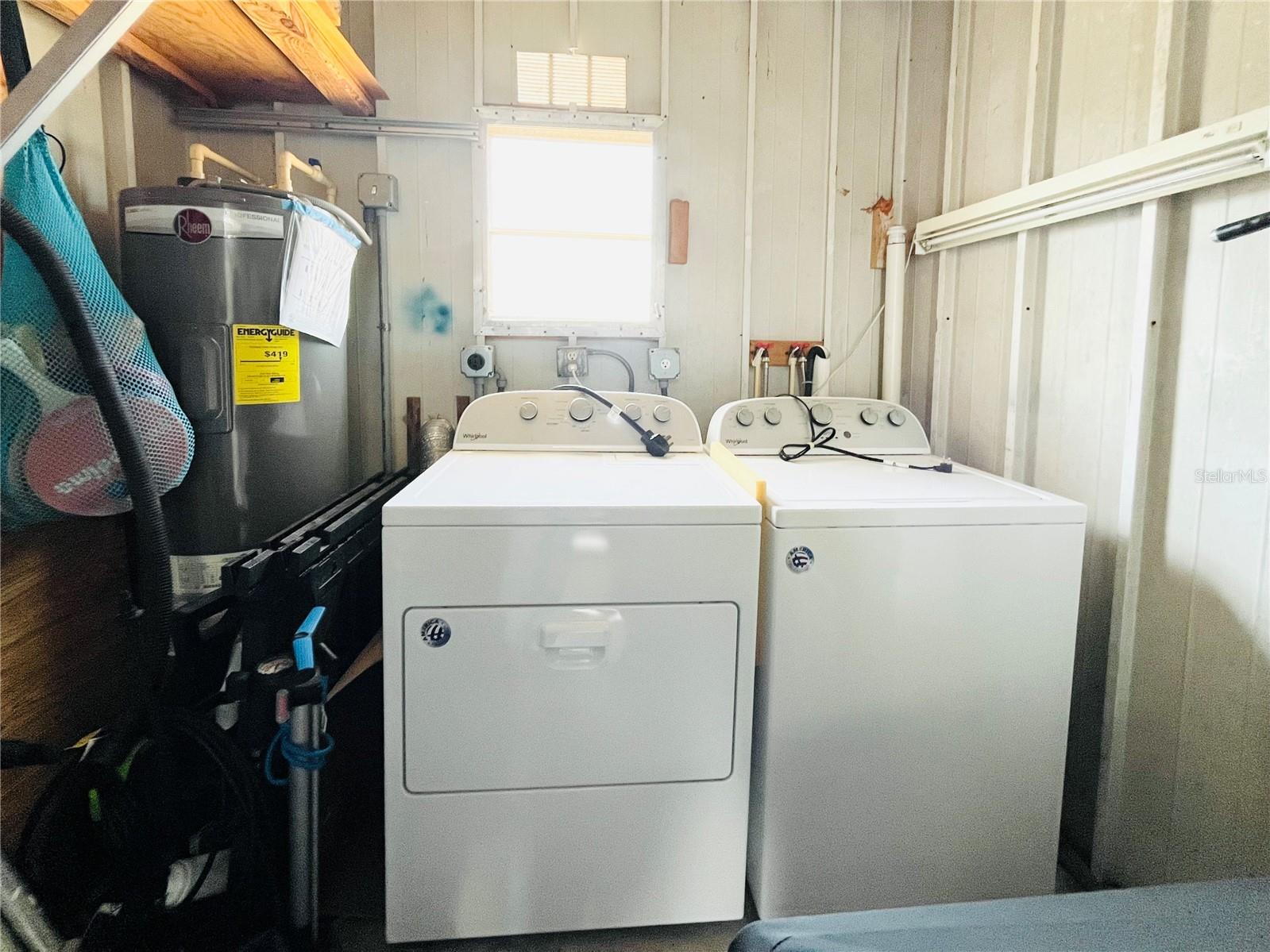 OAKWOOD MANOR - Residential