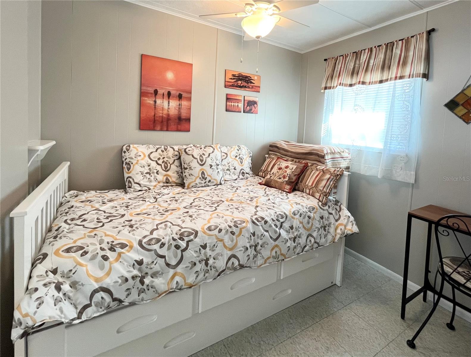 OAKWOOD MANOR - Residential