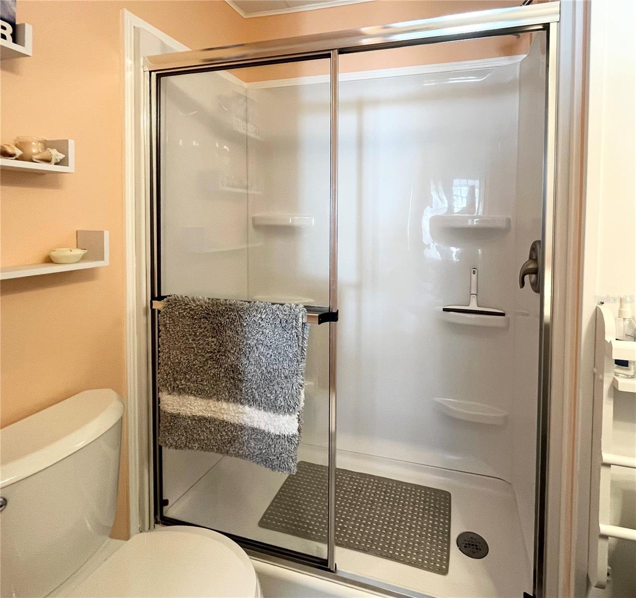 OAKWOOD MANOR - Residential