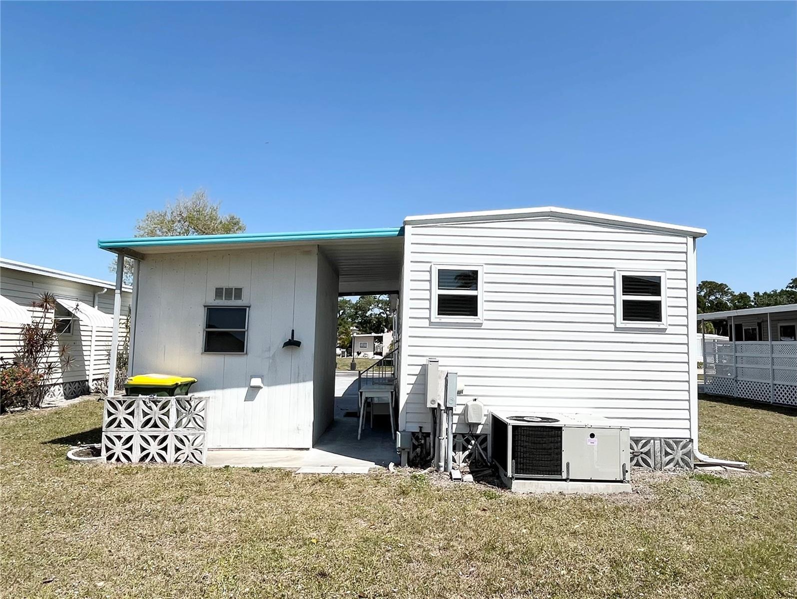 OAKWOOD MANOR - Residential