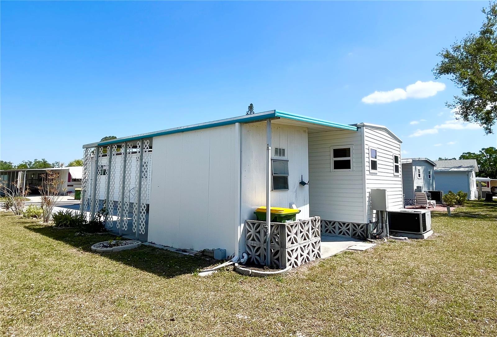 OAKWOOD MANOR - Residential