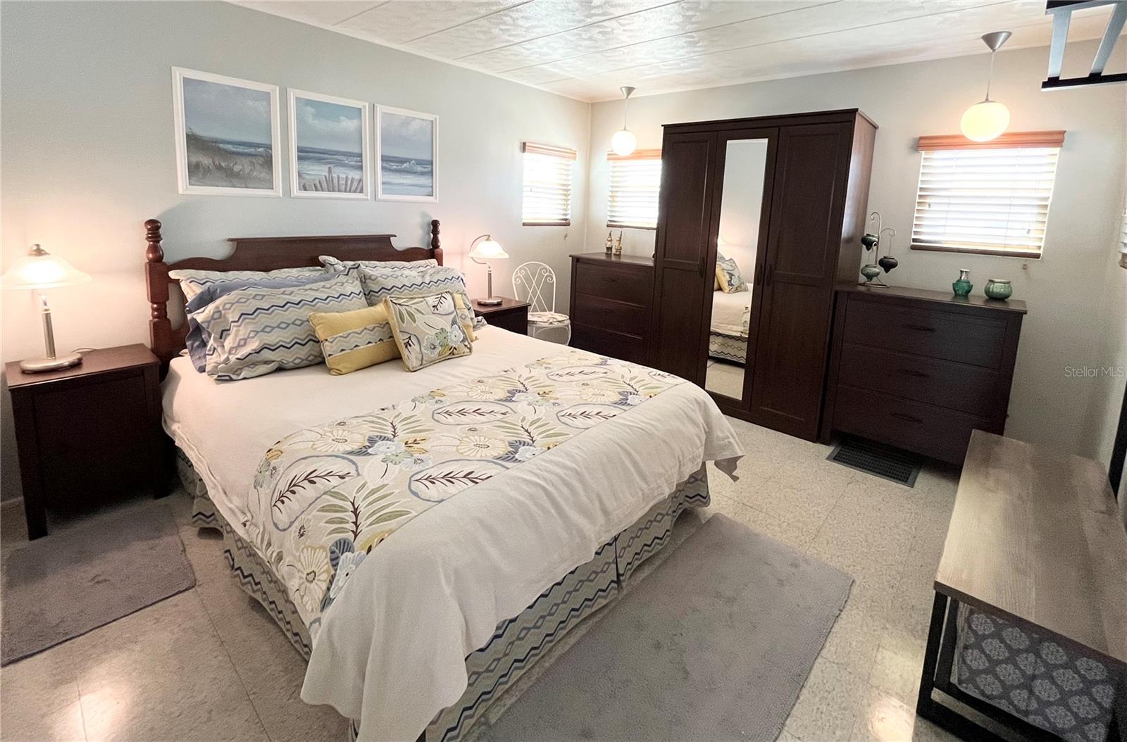 OAKWOOD MANOR - Residential