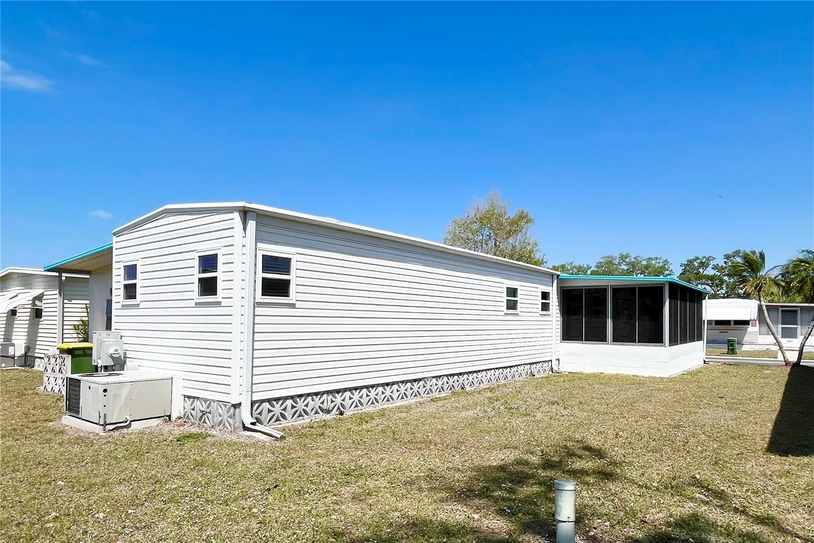 OAKWOOD MANOR - Residential