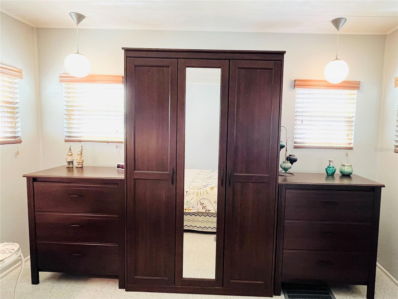 OAKWOOD MANOR - Residential