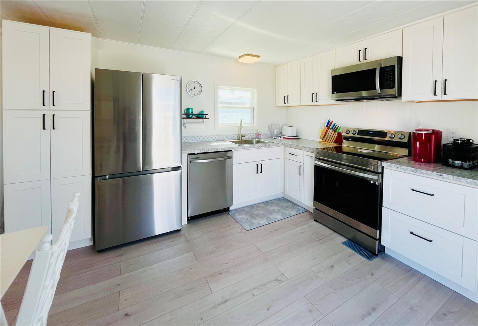 OAKWOOD MANOR - Residential