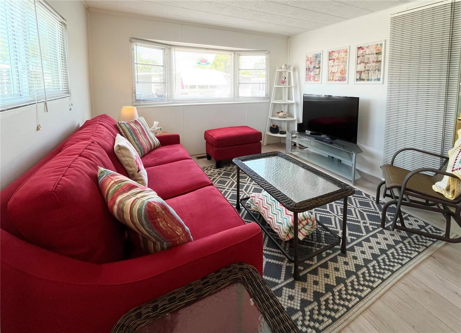 OAKWOOD MANOR - Residential