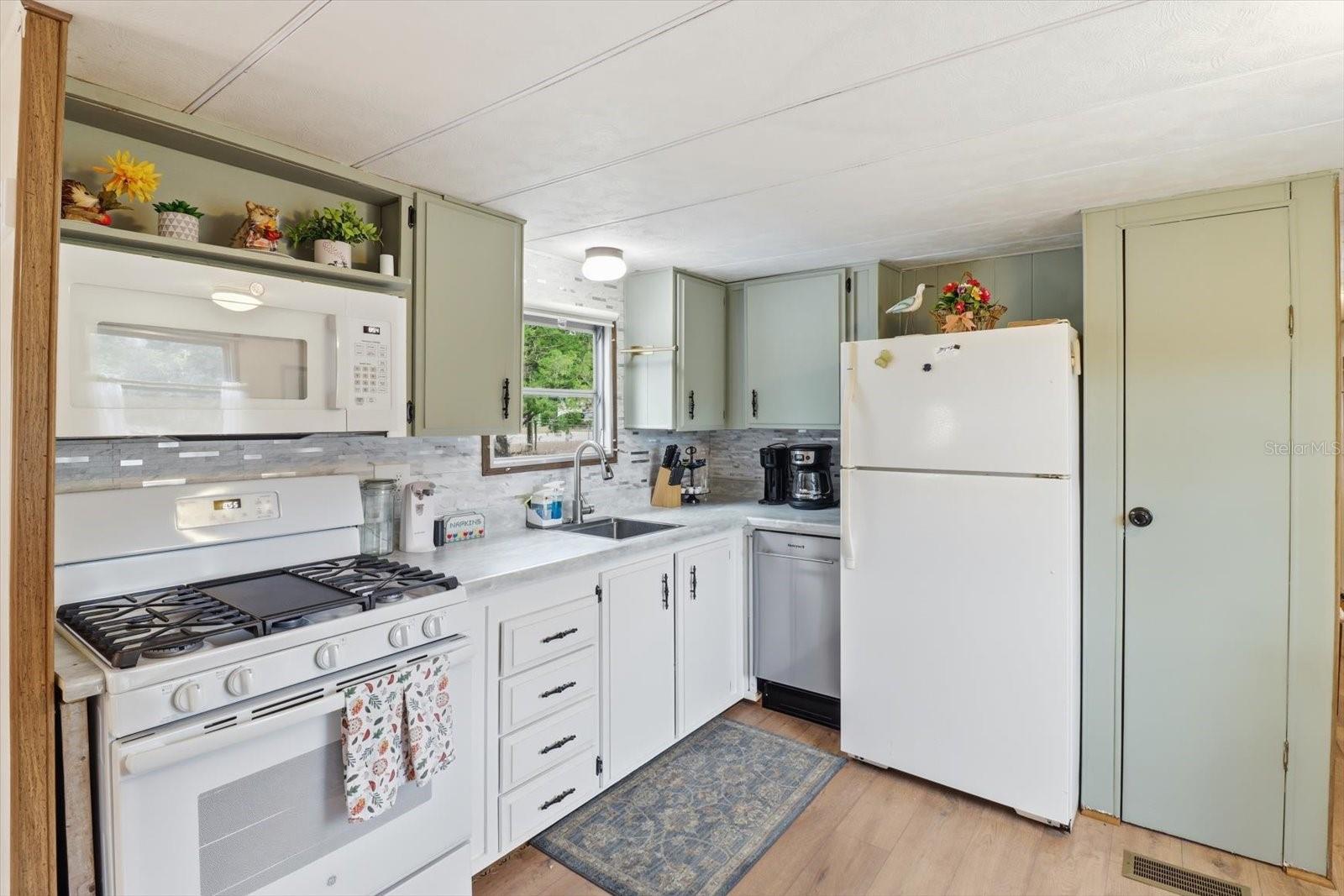 CASONS CHASSAHOWITZKA RETS UNIT 03 UNREC - Residential