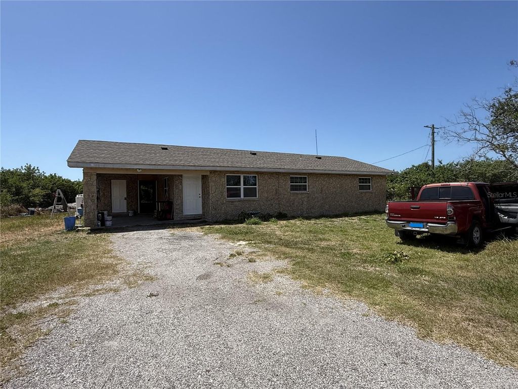 Photo of 2122 Gulf City Road, Ruskin, FL 33570 (MLS # TB8505314)