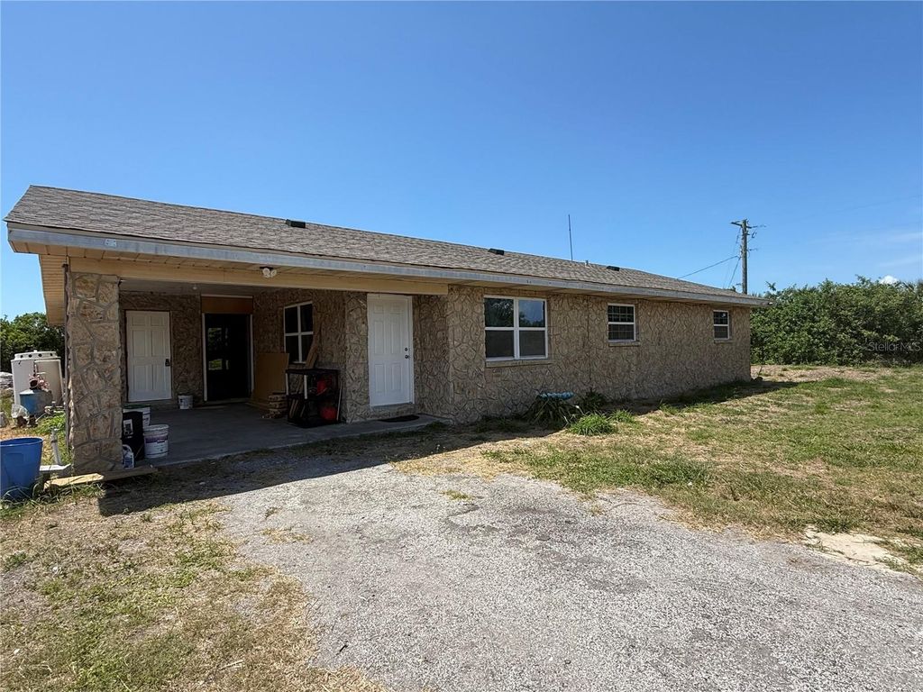 Photo of 2122 Gulf City Road, Ruskin, FL 33570 (MLS # TB8505314)