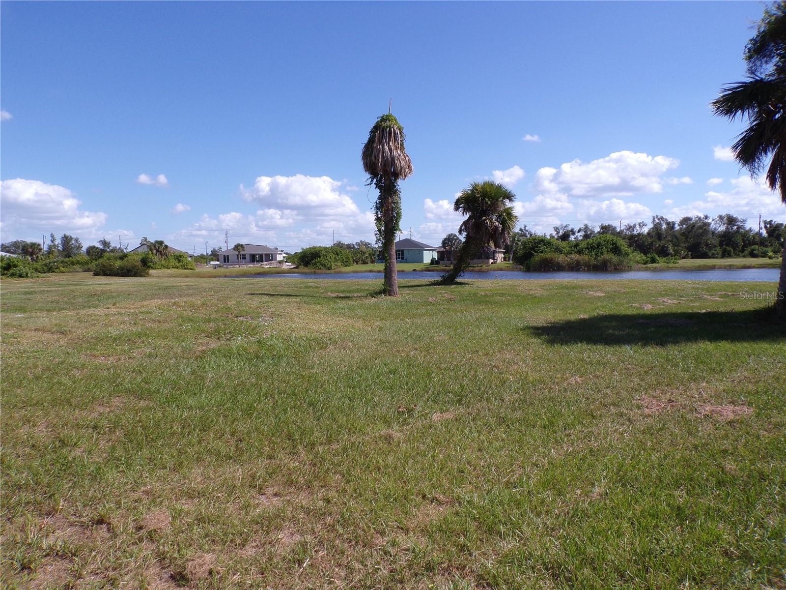 ROTONDA LAKES - Land