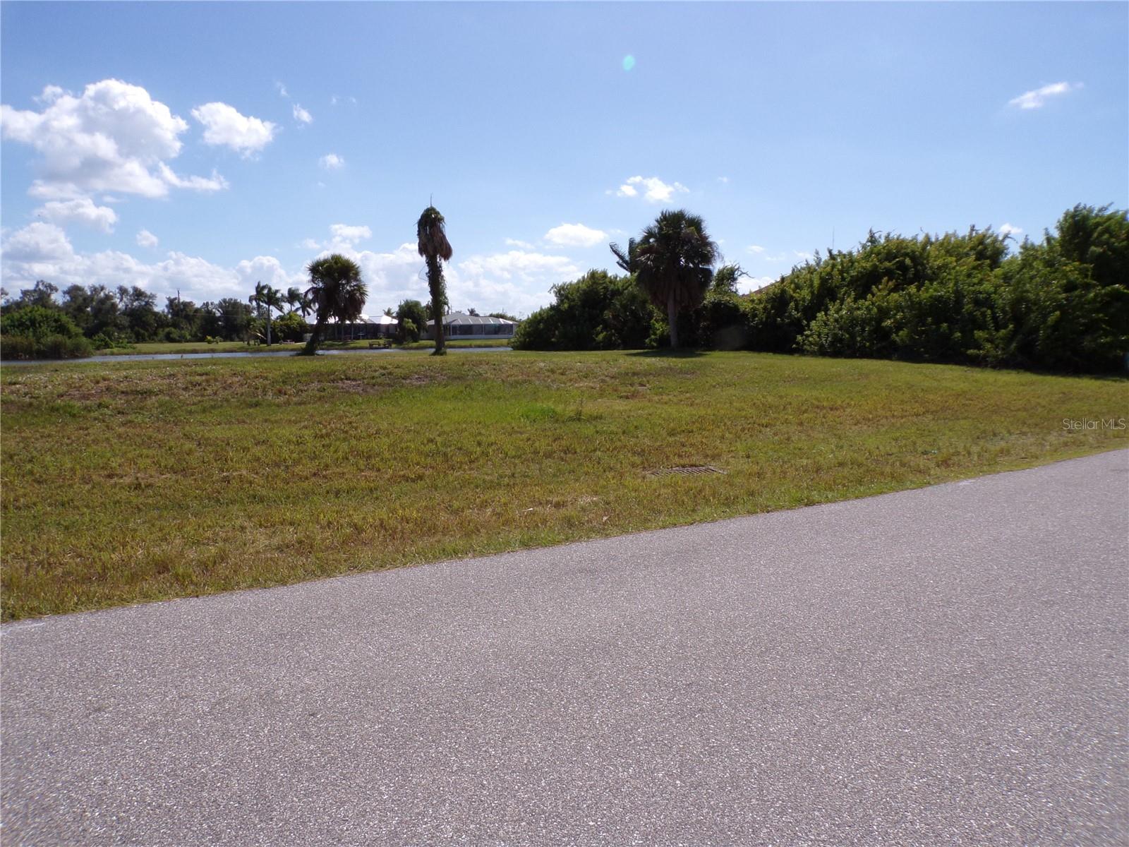 ROTONDA LAKES - Land