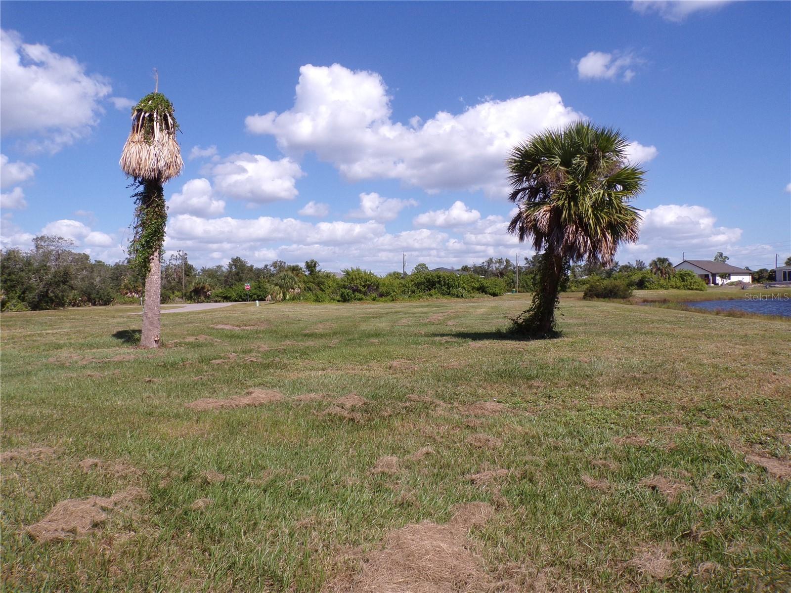 ROTONDA LAKES - Land