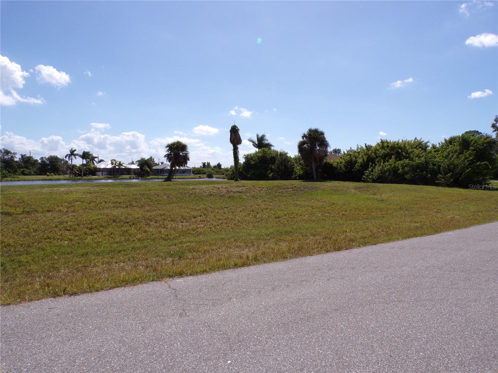 ROTONDA LAKES - Land