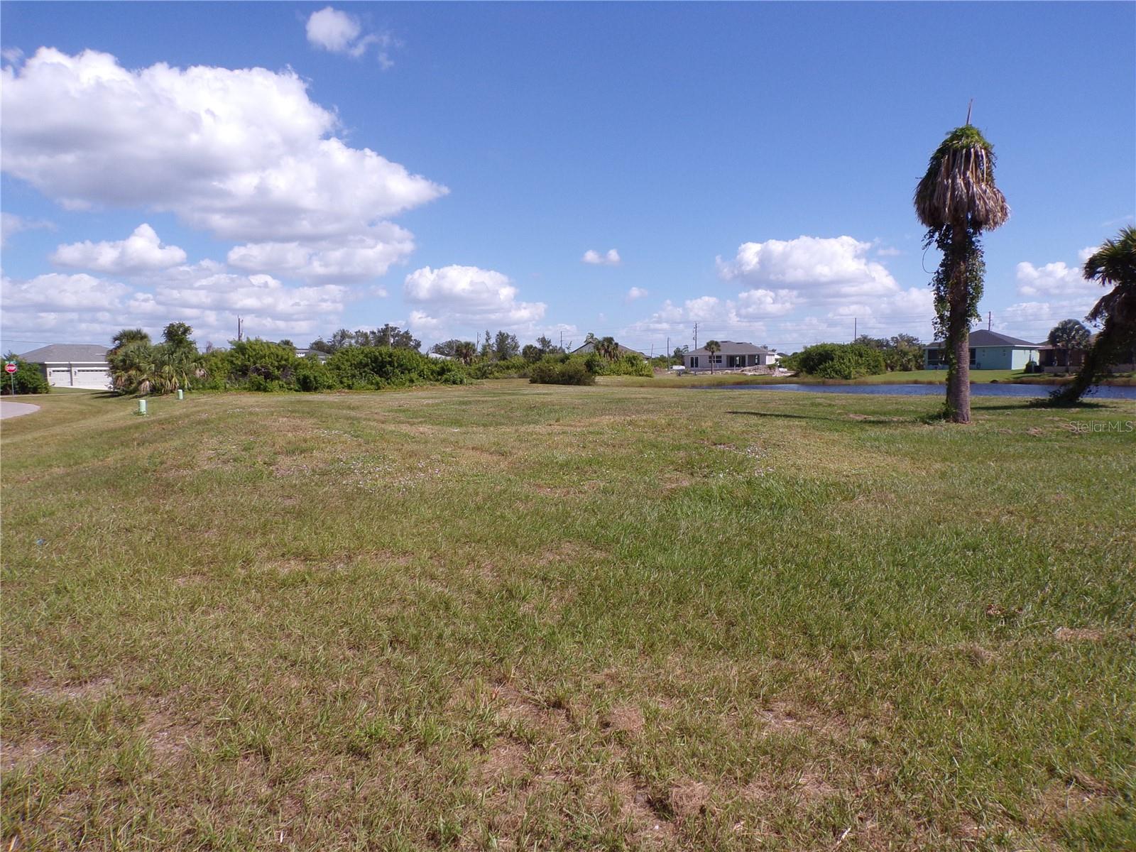 ROTONDA LAKES - Land