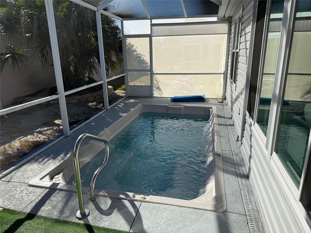 Photo of 725 Palma Drive, Lady Lake, FL 32159 (MLS # OM717561)