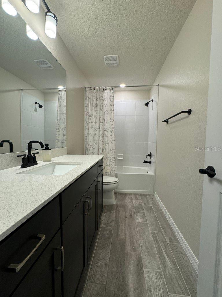 SPLIT OAK RESERVE - Residential Lease