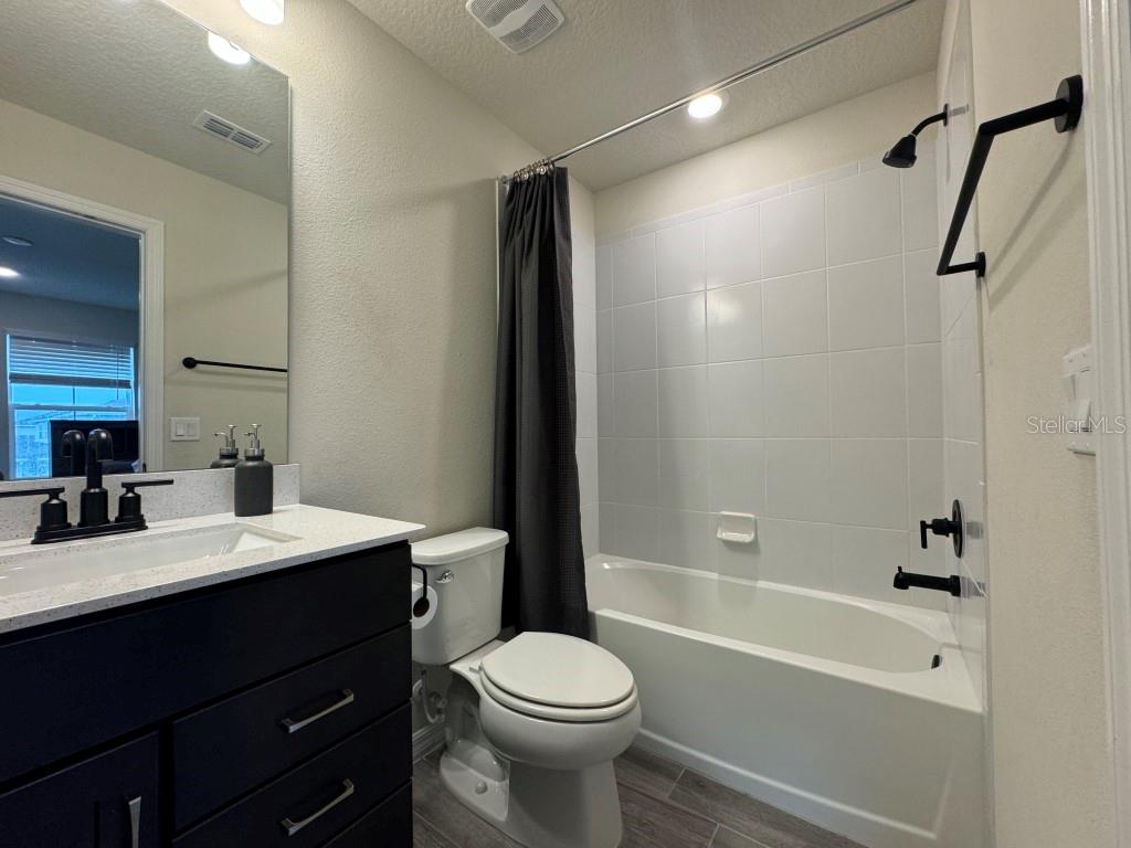 SPLIT OAK RESERVE - Residential Lease