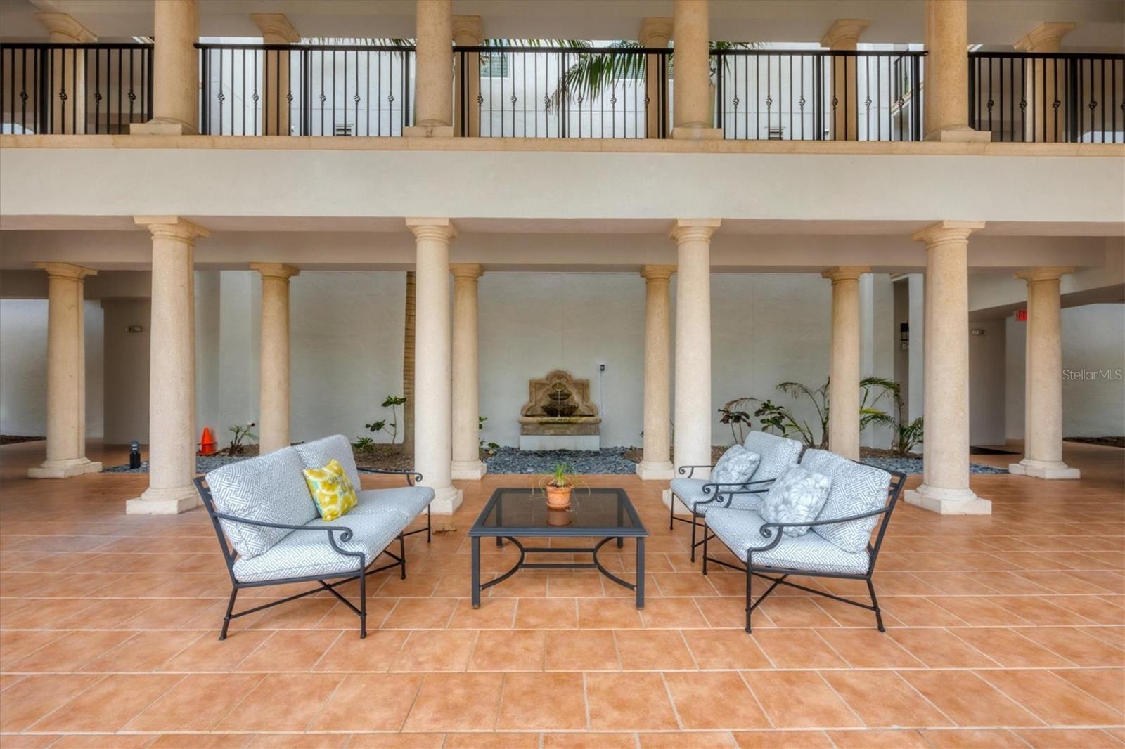 HACIENDA DEL MAR PH 4 - Residential