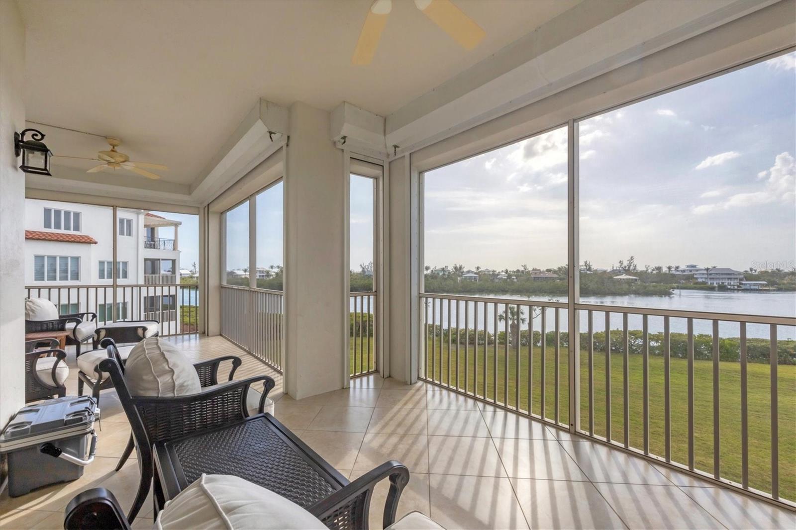 HACIENDA DEL MAR PH 4 - Residential