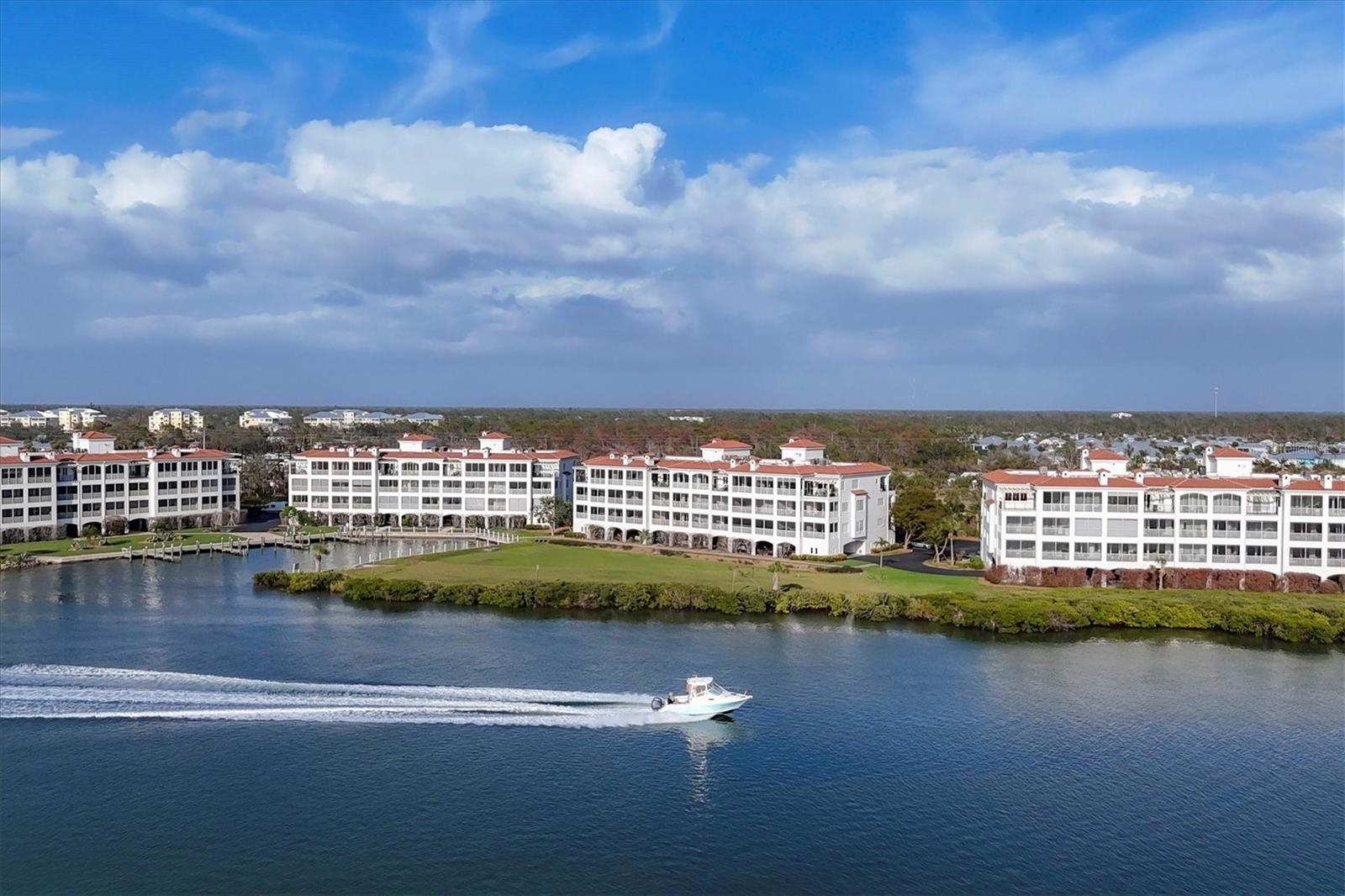 HACIENDA DEL MAR PH 4 - Residential