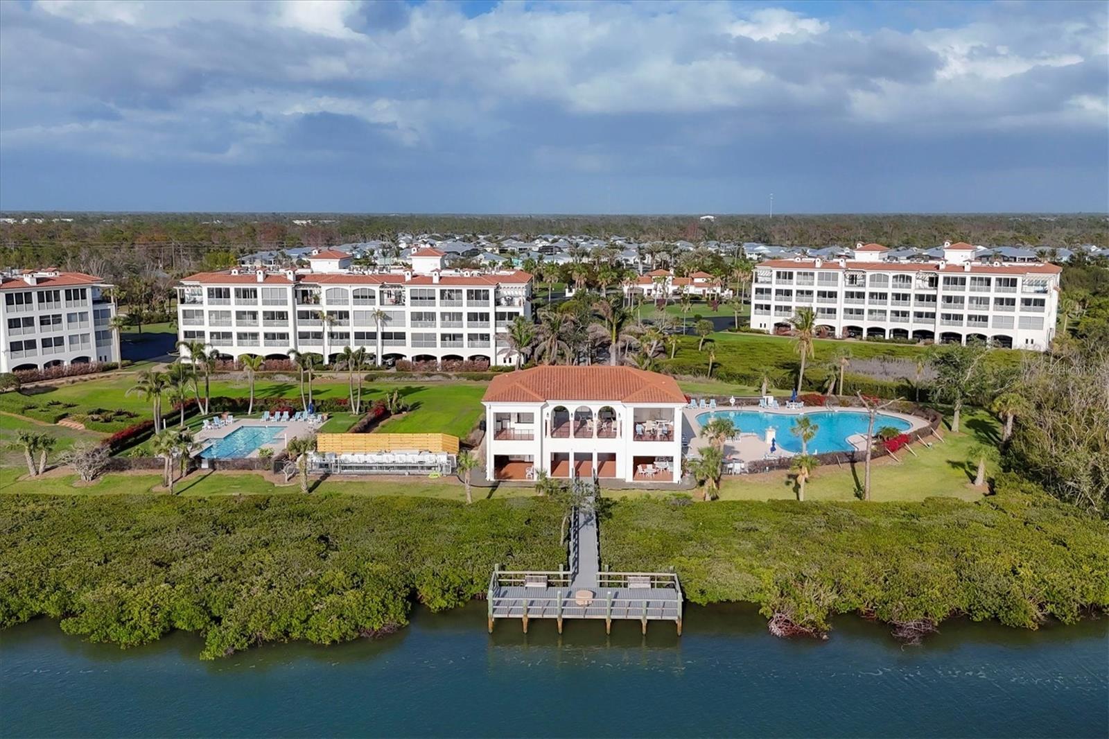 HACIENDA DEL MAR PH 4 - Residential