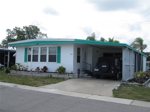 A home in PALMETTO