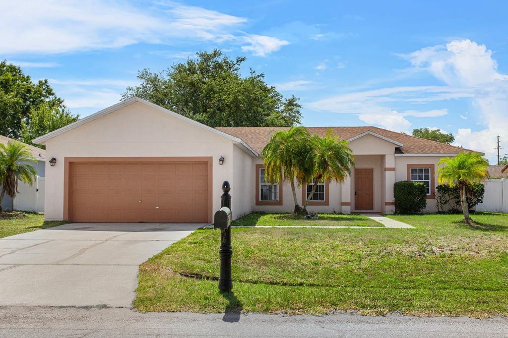 Photo of 504 Delido Way, Kissimmee, FL 34758 (MLS # OM713224)
