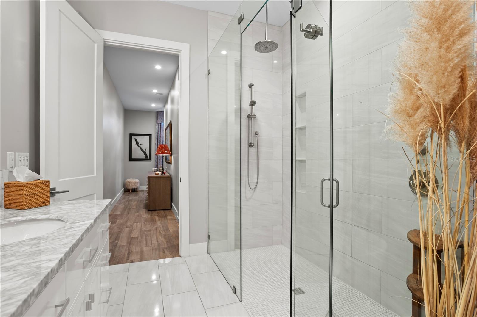 ISLANDER - Residential