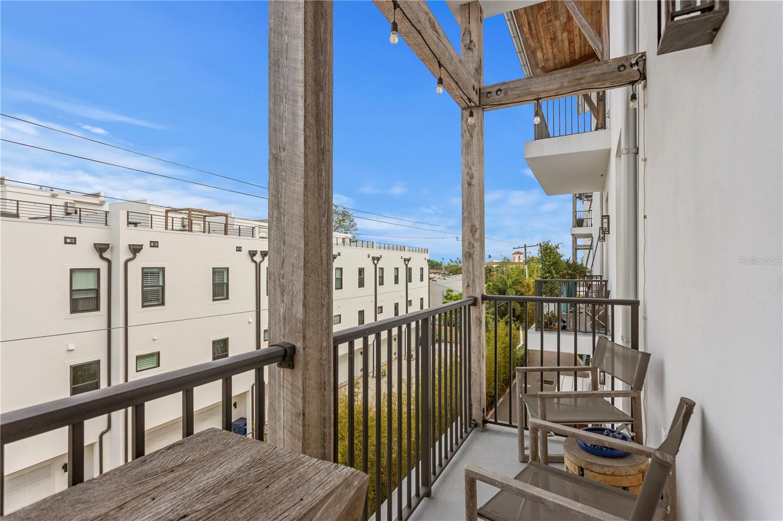 ISLANDER - Residential