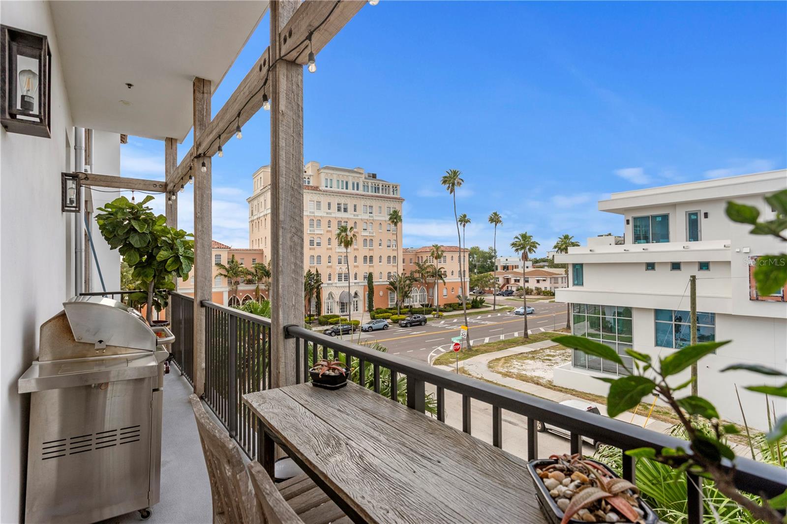 ISLANDER - Residential