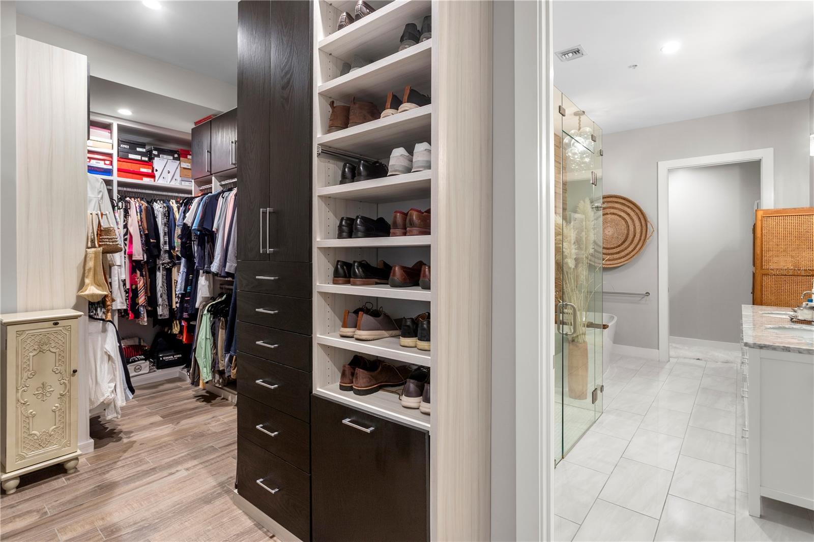 ISLANDER - Residential