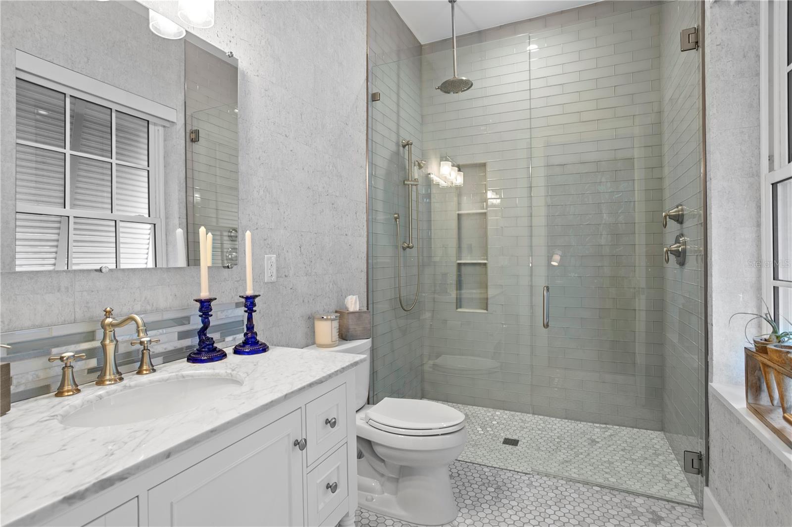 ISLANDER - Residential