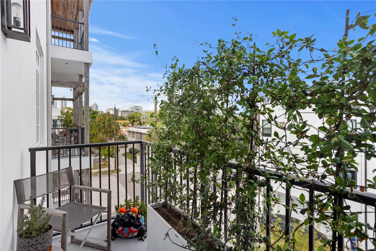 ISLANDER - Residential