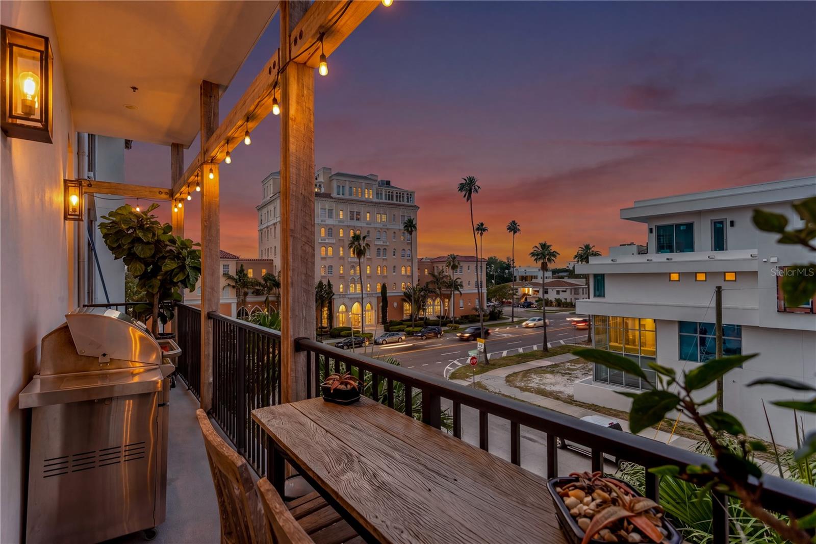 91 DAVIS BOULEVARD 303