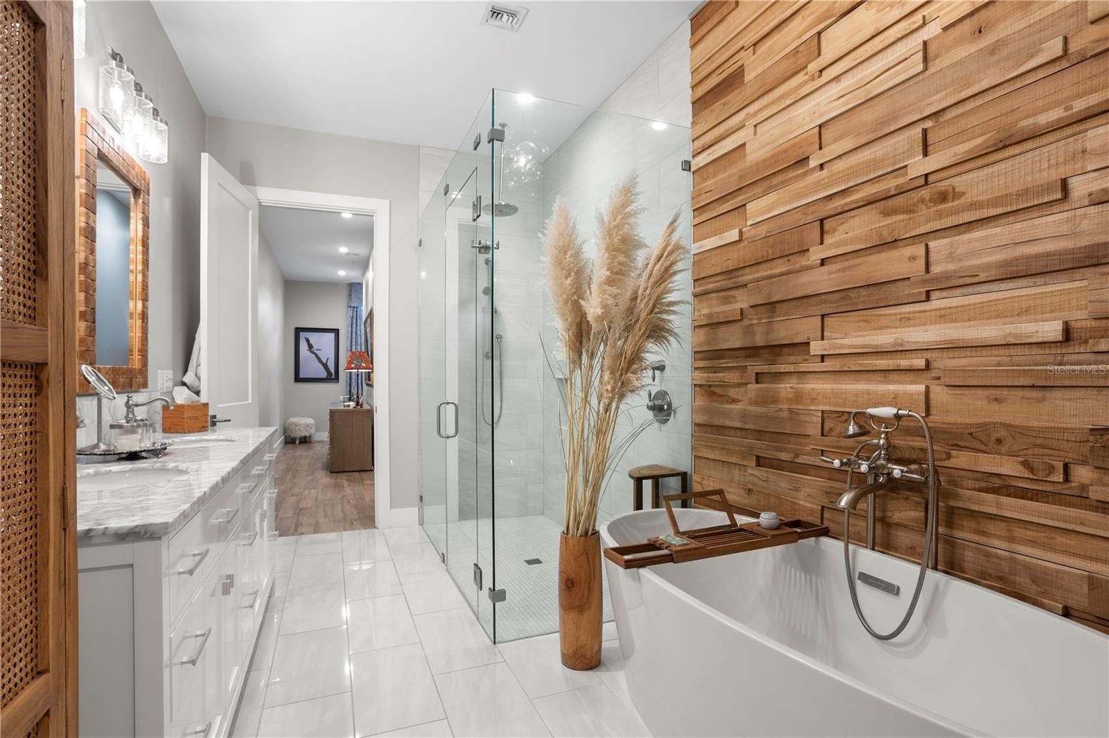 ISLANDER - Residential