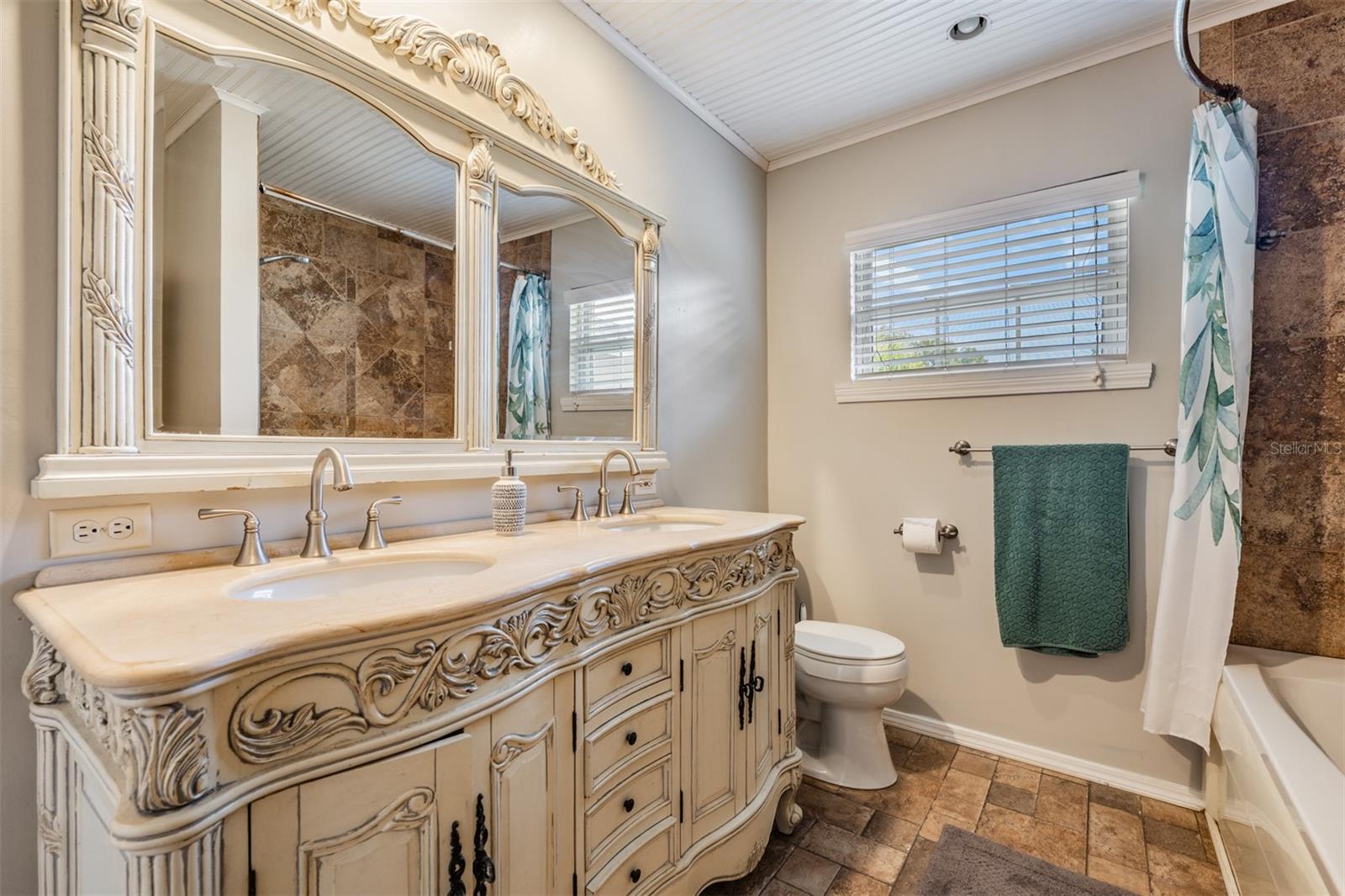 COUNTRY GROVE SUB - Residential