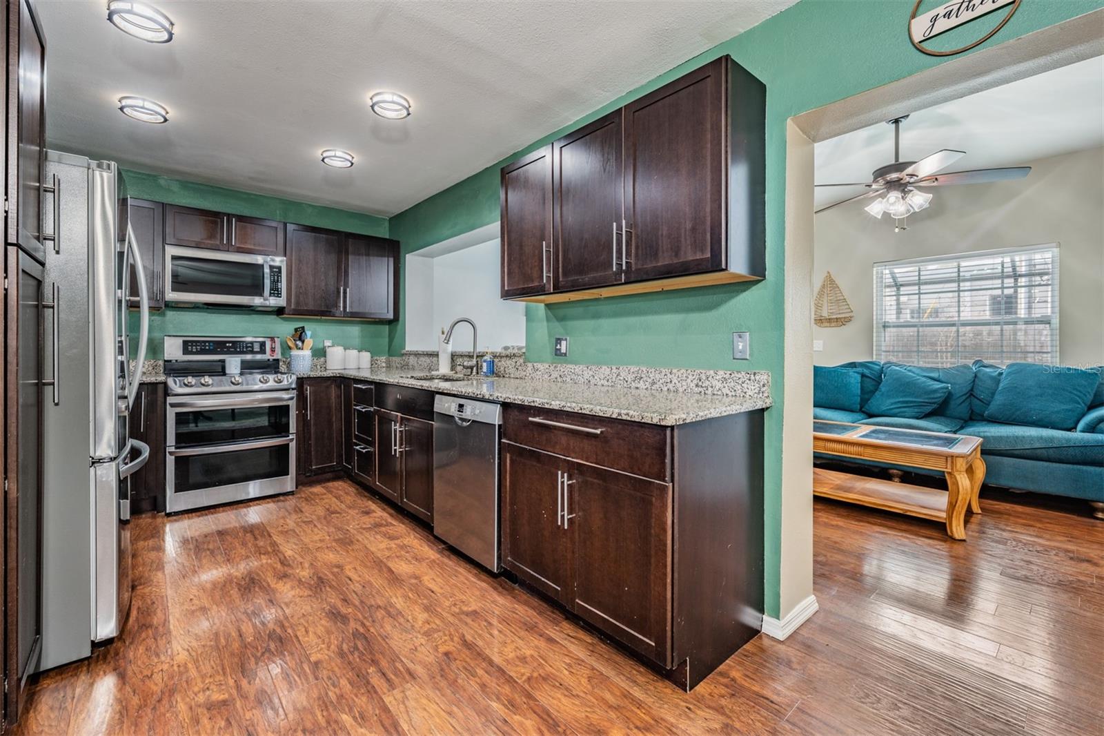 COUNTRY GROVE SUB - Residential