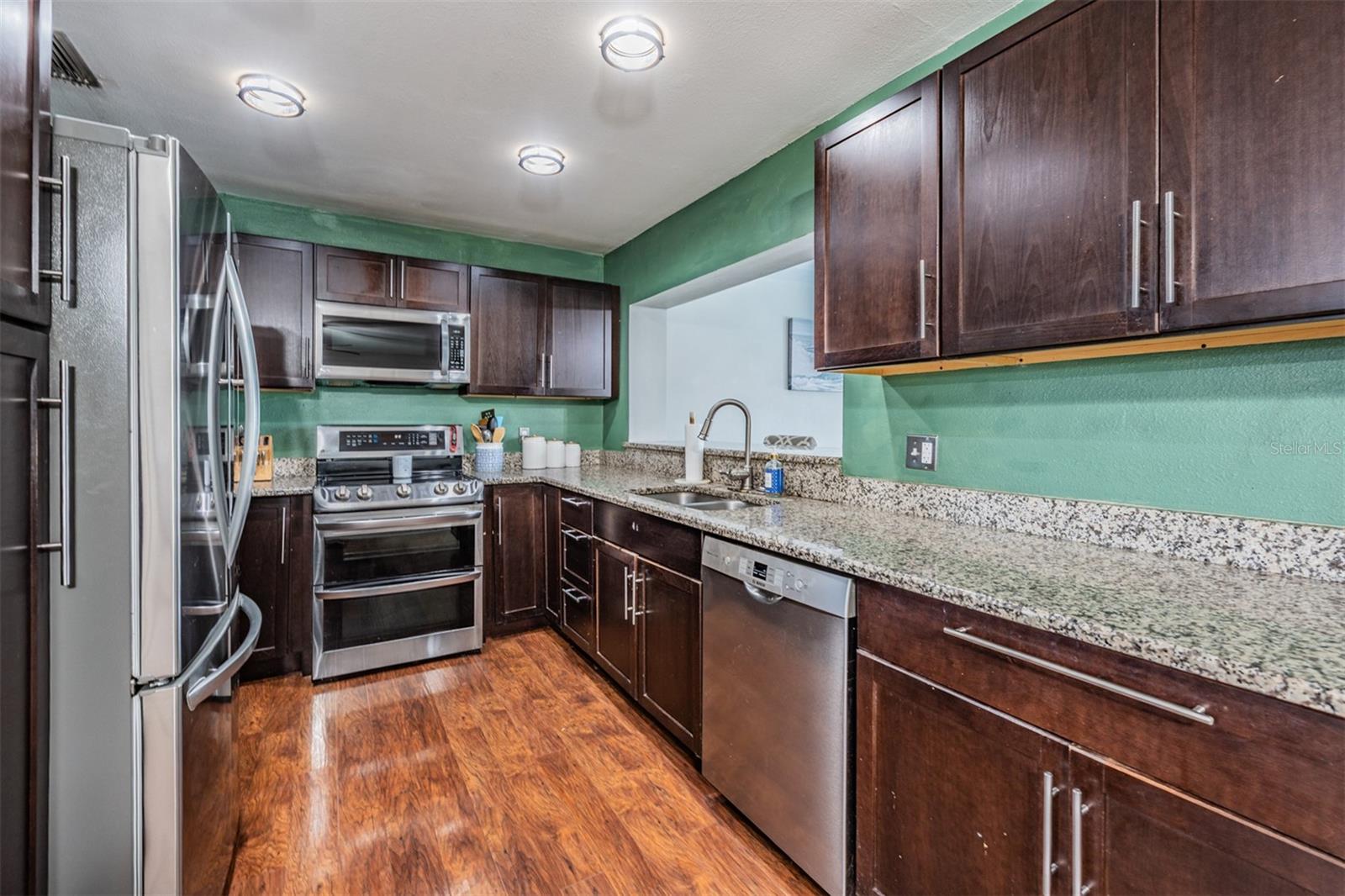 COUNTRY GROVE SUB - Residential