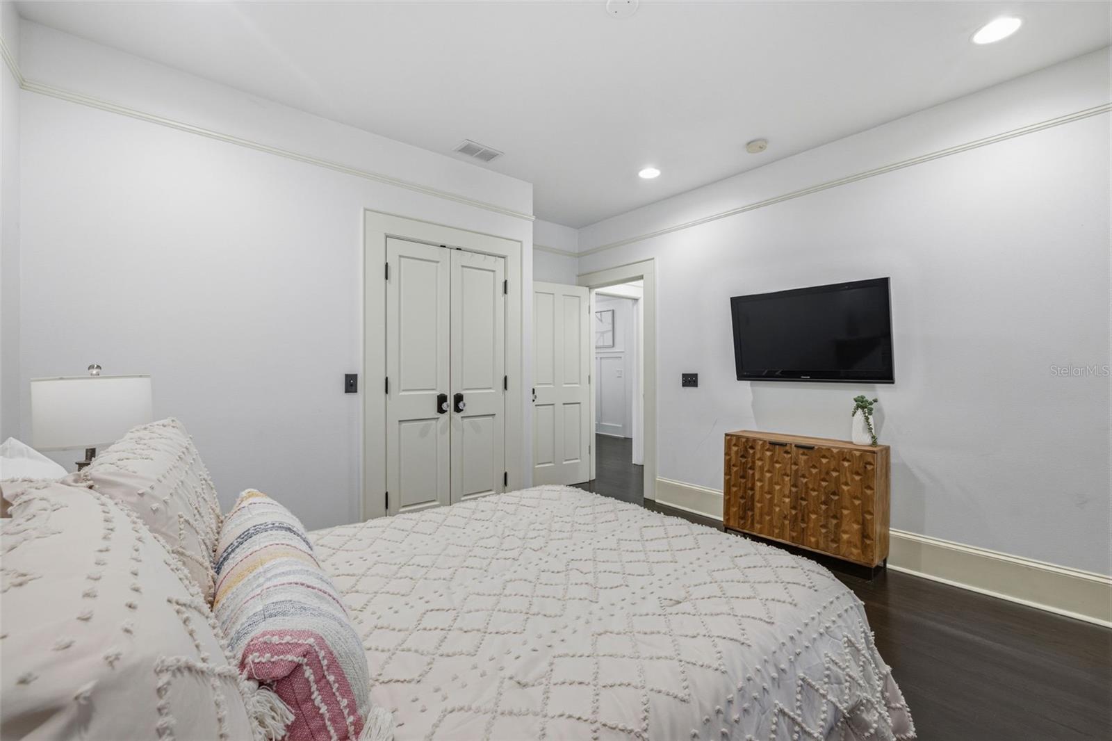 HYDE PARK WEST - Residential